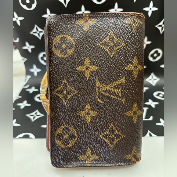 🤎🤎Louis Vuitton Kisslock Monogram Wallet🤎🤎 - Picture 2 of 10